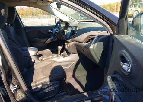 2017 Jeep Cherokee Latitude Fwd z USA, uszkodzony, nr VIN 1C4PJLCS3HW653005